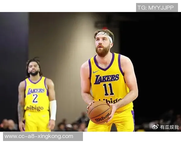 湖人双向合同球员蒂米G联盟崭露头角砍下27分8板7助展现古典内线风采